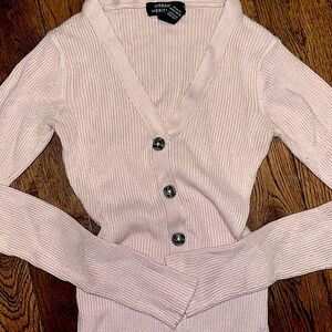 Pink sweater urban heritage